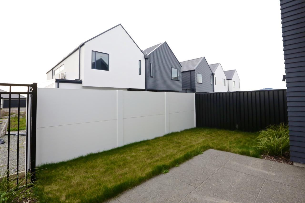 Golden Sun Apartment -Two Bedrooms, Three Bedrooms Christchurch Exterior photo